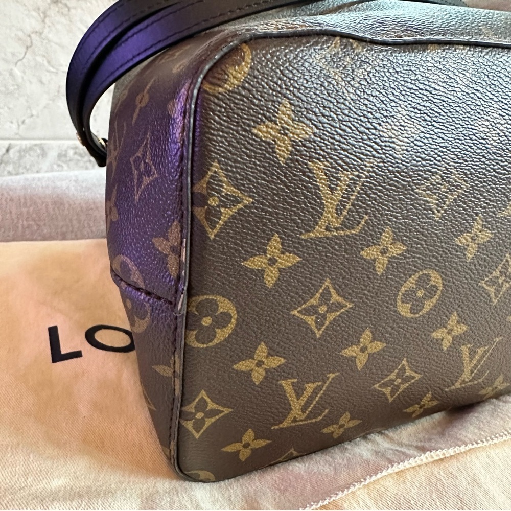 Louis Vuitton NeoNoe MM Monogram in Black - Picture 8 of 10